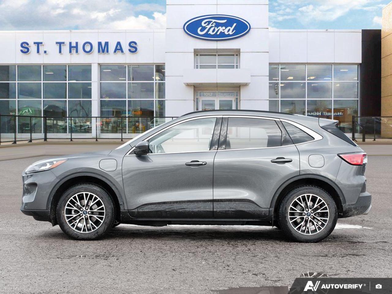 2022 Ford Escape PHEV Titanium Photo