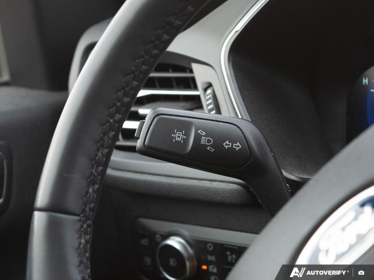 2022 Ford Escape PHEV Titanium Photo