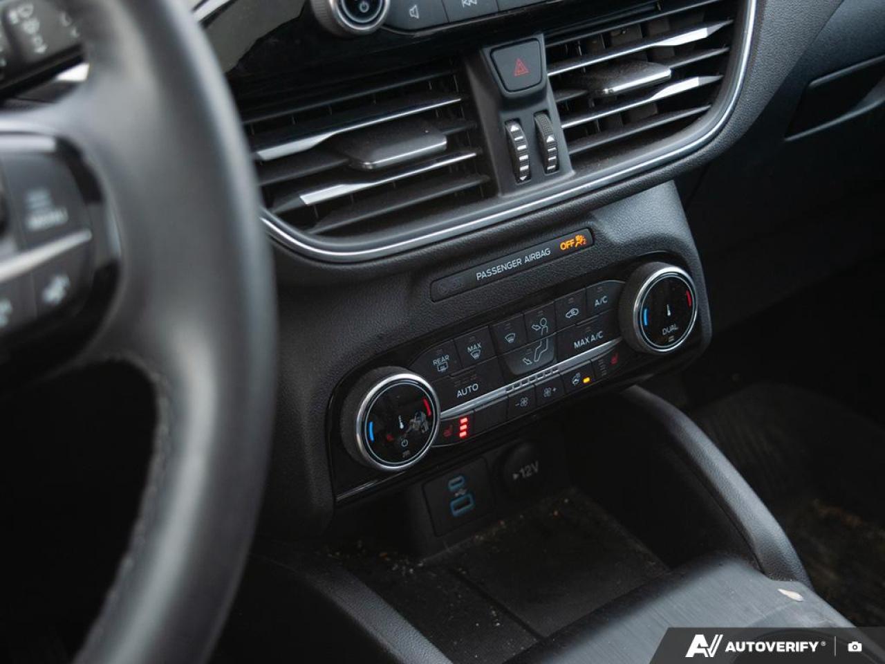 2022 Ford Escape PHEV Titanium Photo