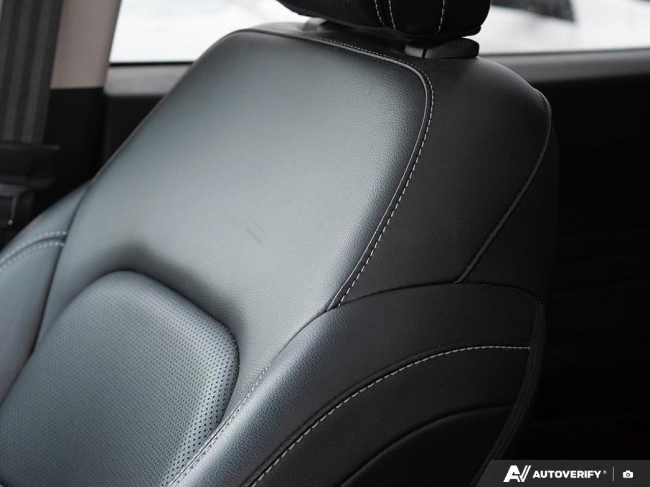 2022 Ford Escape PHEV Titanium Photo