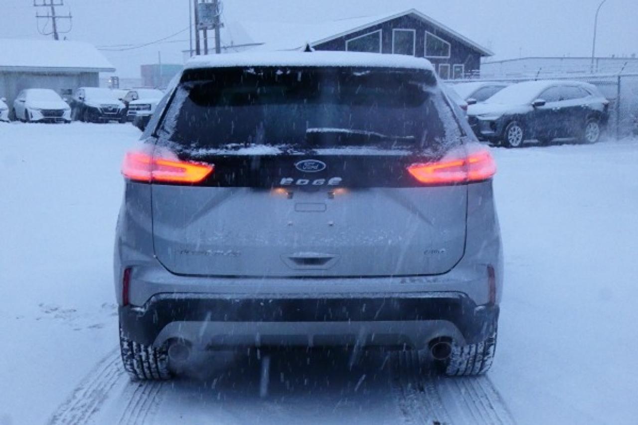 2024 Ford Edge Titanium AWD w/Htd Leather, pano S/R, BUC - Photo #7