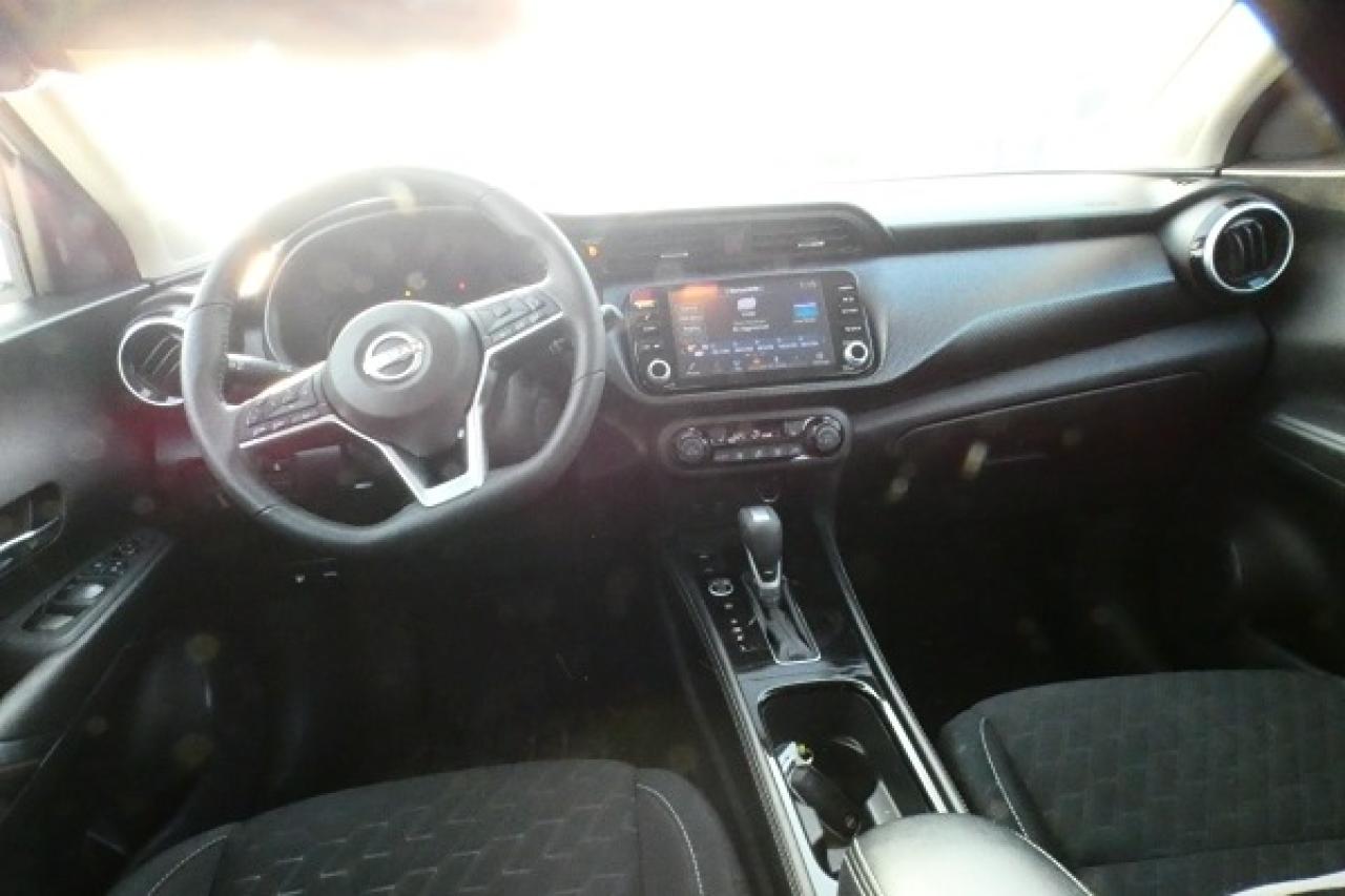 2024 Nissan Kicks SV FWD w/Htd cloth, BUC - Photo #11