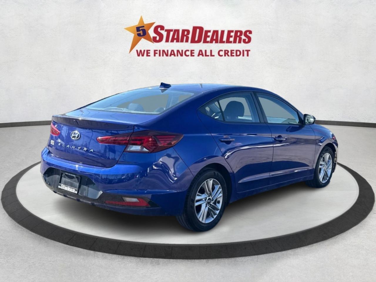 2020 Hyundai Elantra HEATED SEATS REAR CAM MINT WE FINANCE ALL CREDIT! Photo