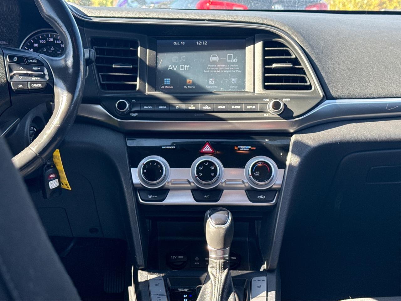 2020 Hyundai Elantra HEATED SEATS REAR CAM MINT WE FINANCE ALL CREDIT! Photo