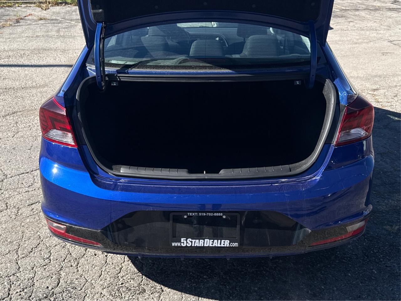 2020 Hyundai Elantra HEATED SEATS REAR CAM MINT WE FINANCE ALL CREDIT! Photo