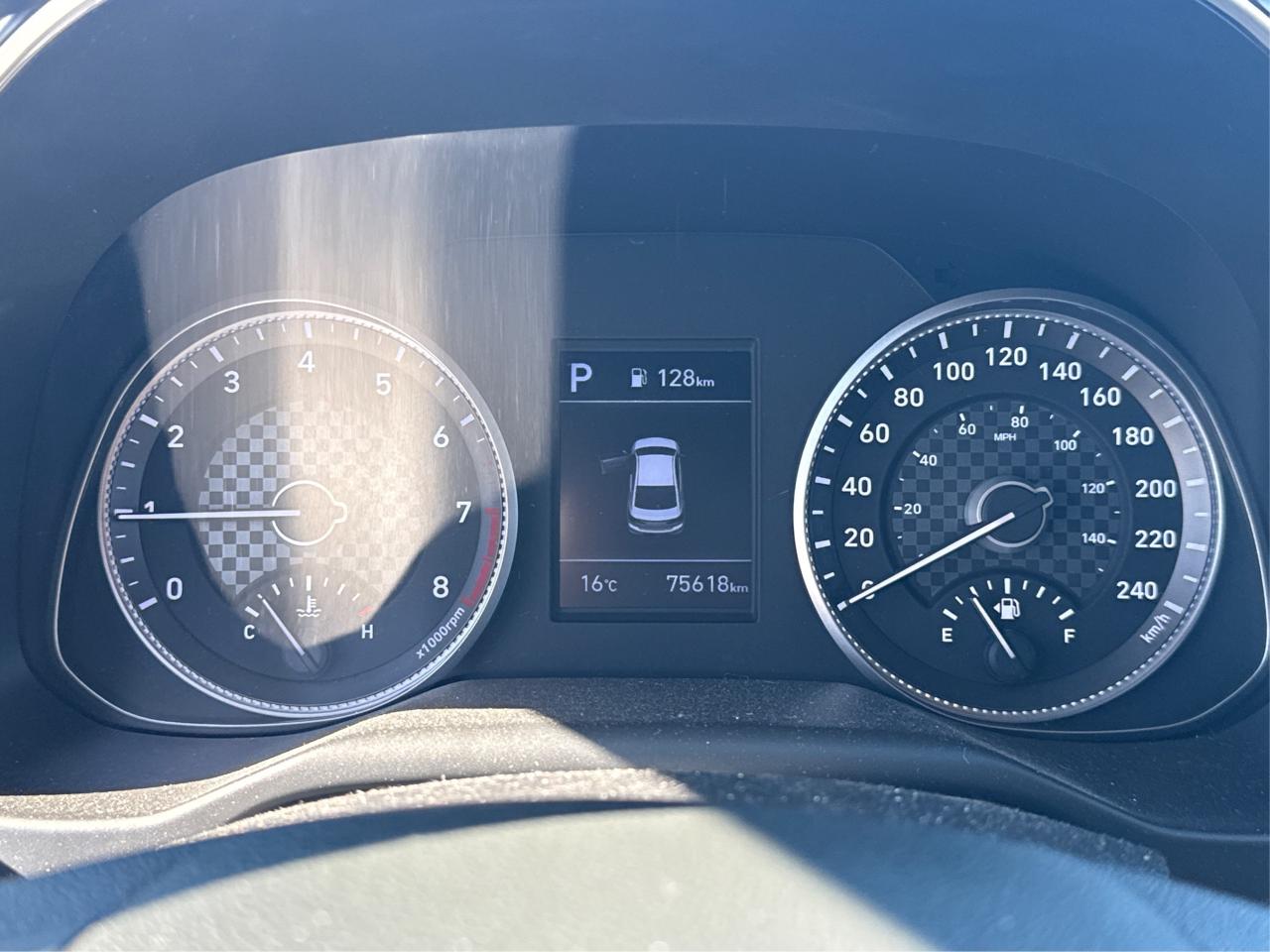 2020 Hyundai Elantra HEATED SEATS REAR CAM MINT WE FINANCE ALL CREDIT! Photo