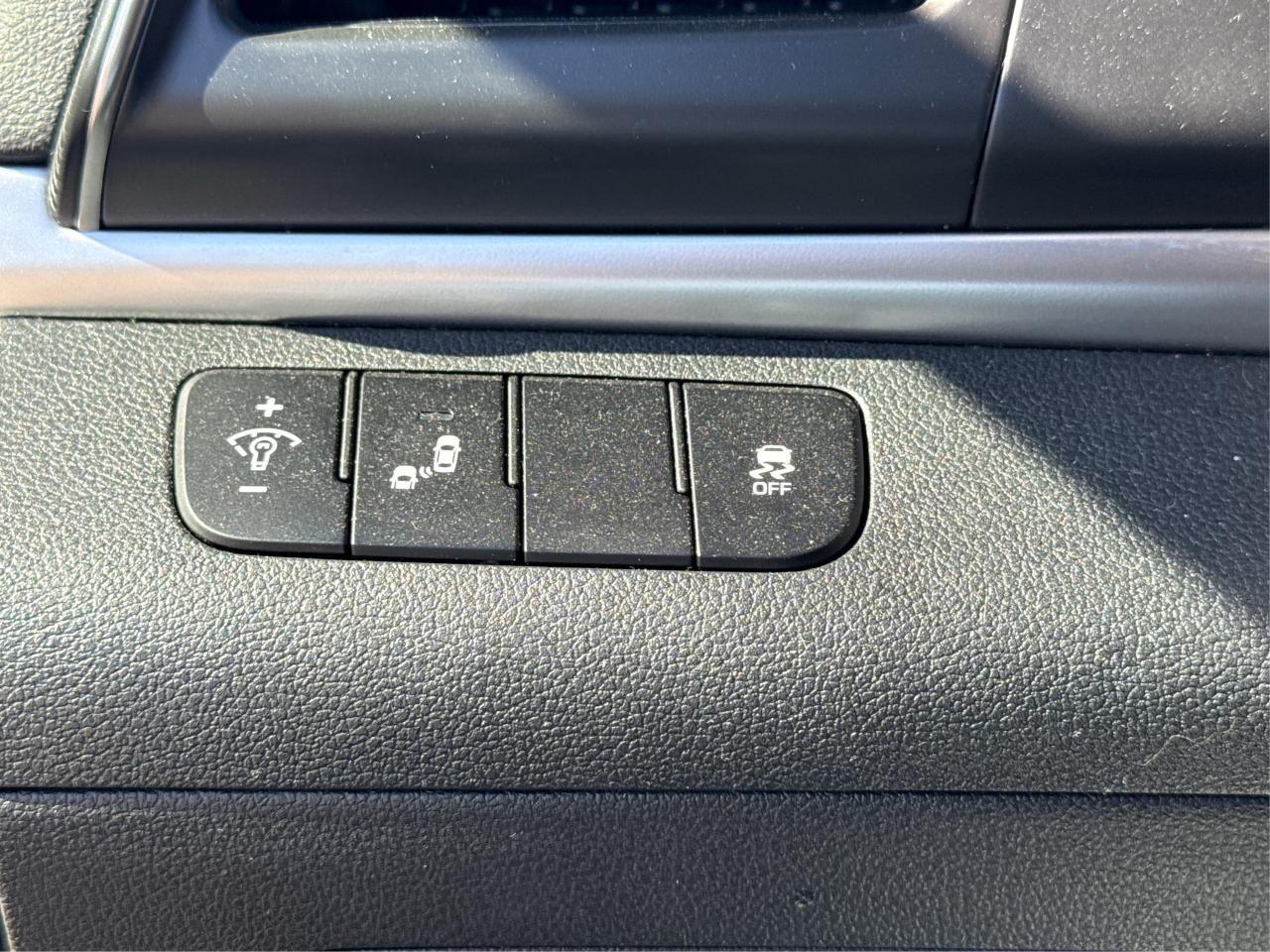 2020 Hyundai Elantra HEATED SEATS REAR CAM MINT WE FINANCE ALL CREDIT! Photo