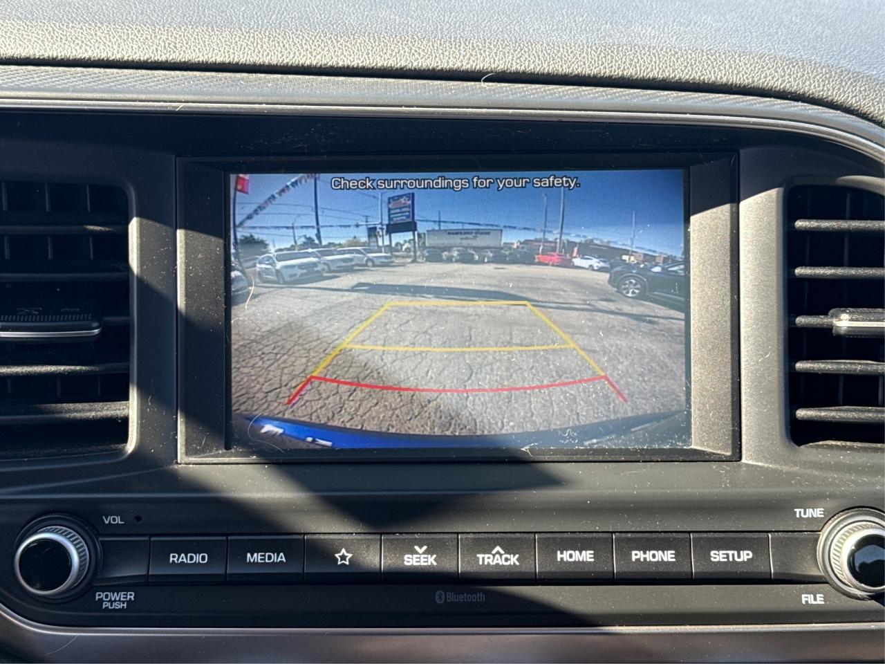 2020 Hyundai Elantra HEATED SEATS REAR CAM MINT WE FINANCE ALL CREDIT! Photo