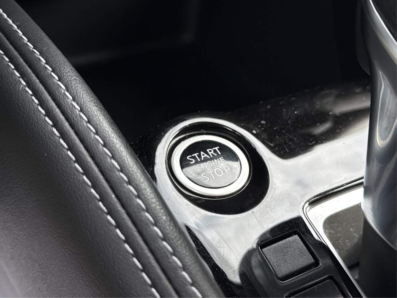 2020 Nissan Kicks SV Photo