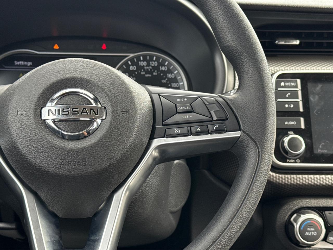 2020 Nissan Kicks SV Photo