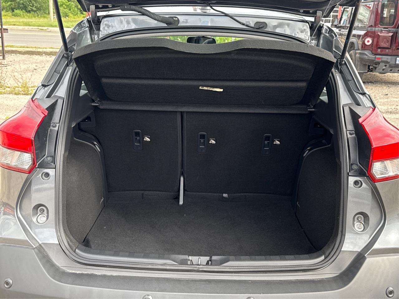 2020 Nissan Kicks SV Photo