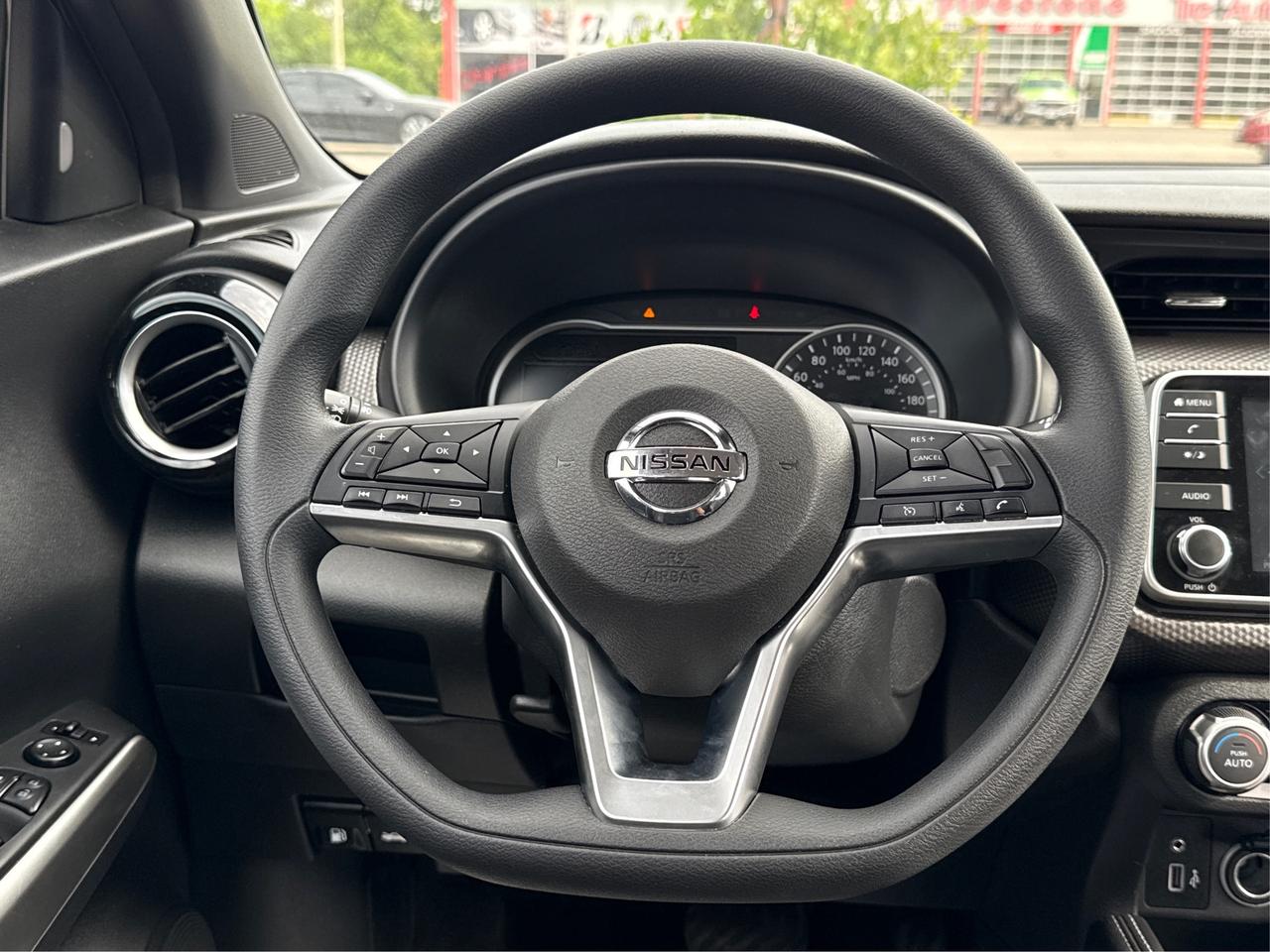 2020 Nissan Kicks SV Photo
