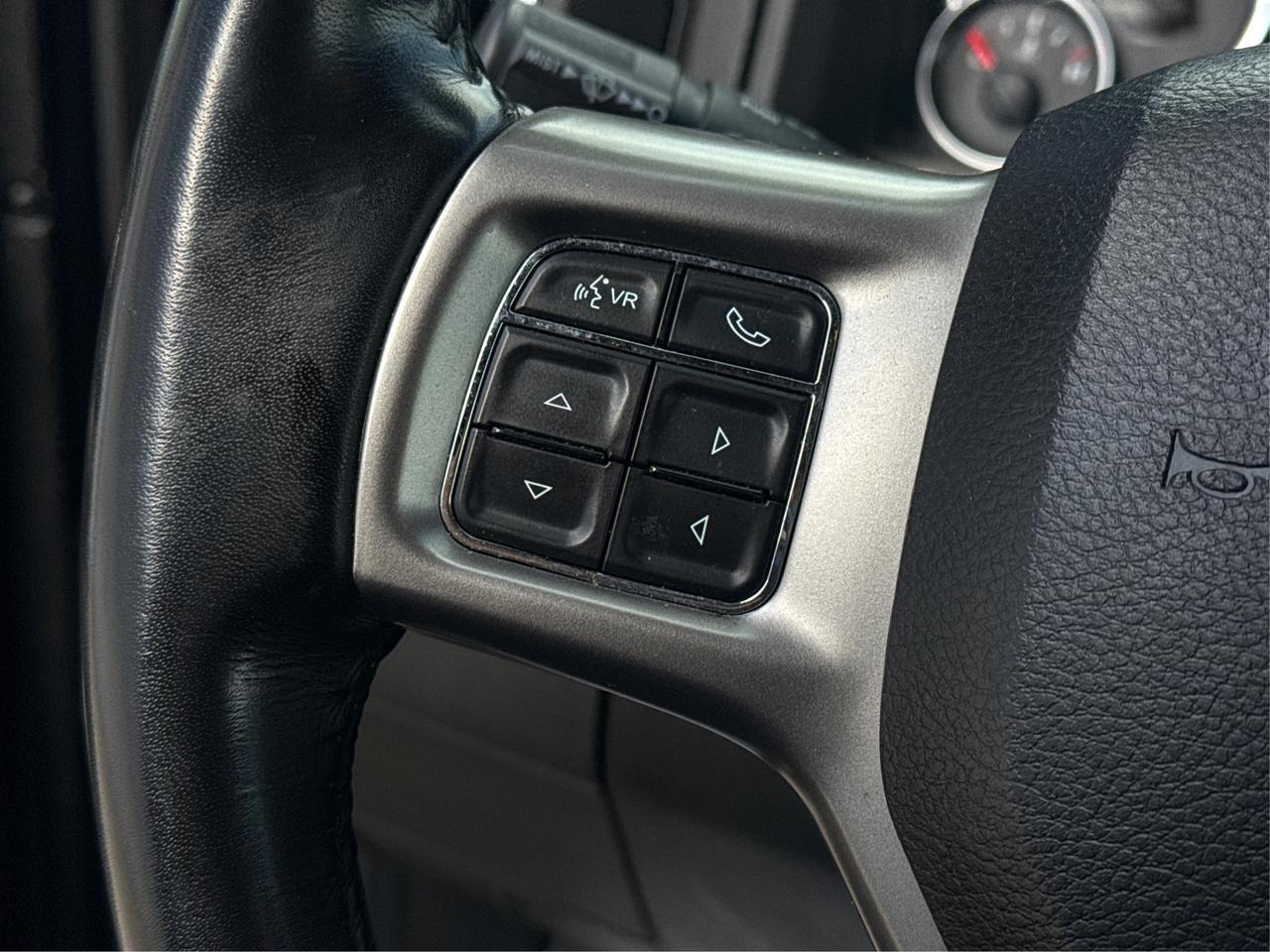 2021 RAM 1500 Classic Warlock NAV HEATED SEAT MINT WE FINANCE ALL CREDIT Photo