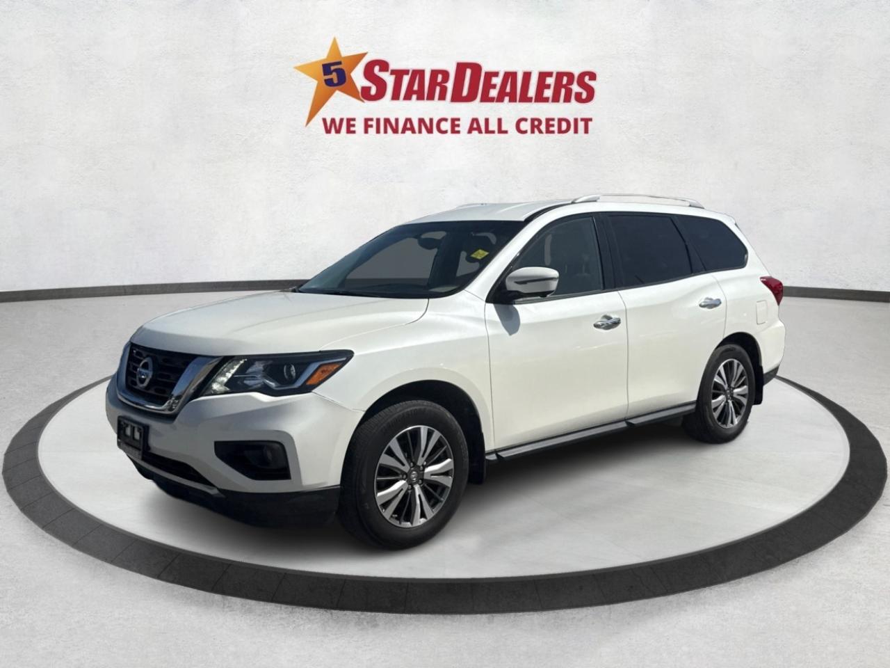2017 Nissan Pathfinder SL NAV LEATHER SUNROOF! WE FINANCE ALL CREDIT! Photo