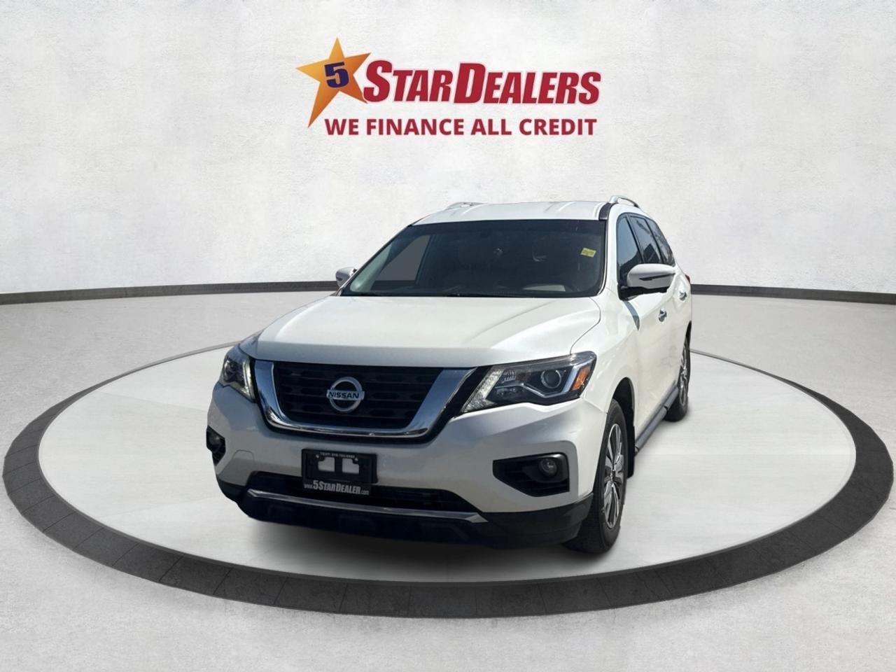 2017 Nissan Pathfinder SL NAV LEATHER SUNROOF! WE FINANCE ALL CREDIT! Photo