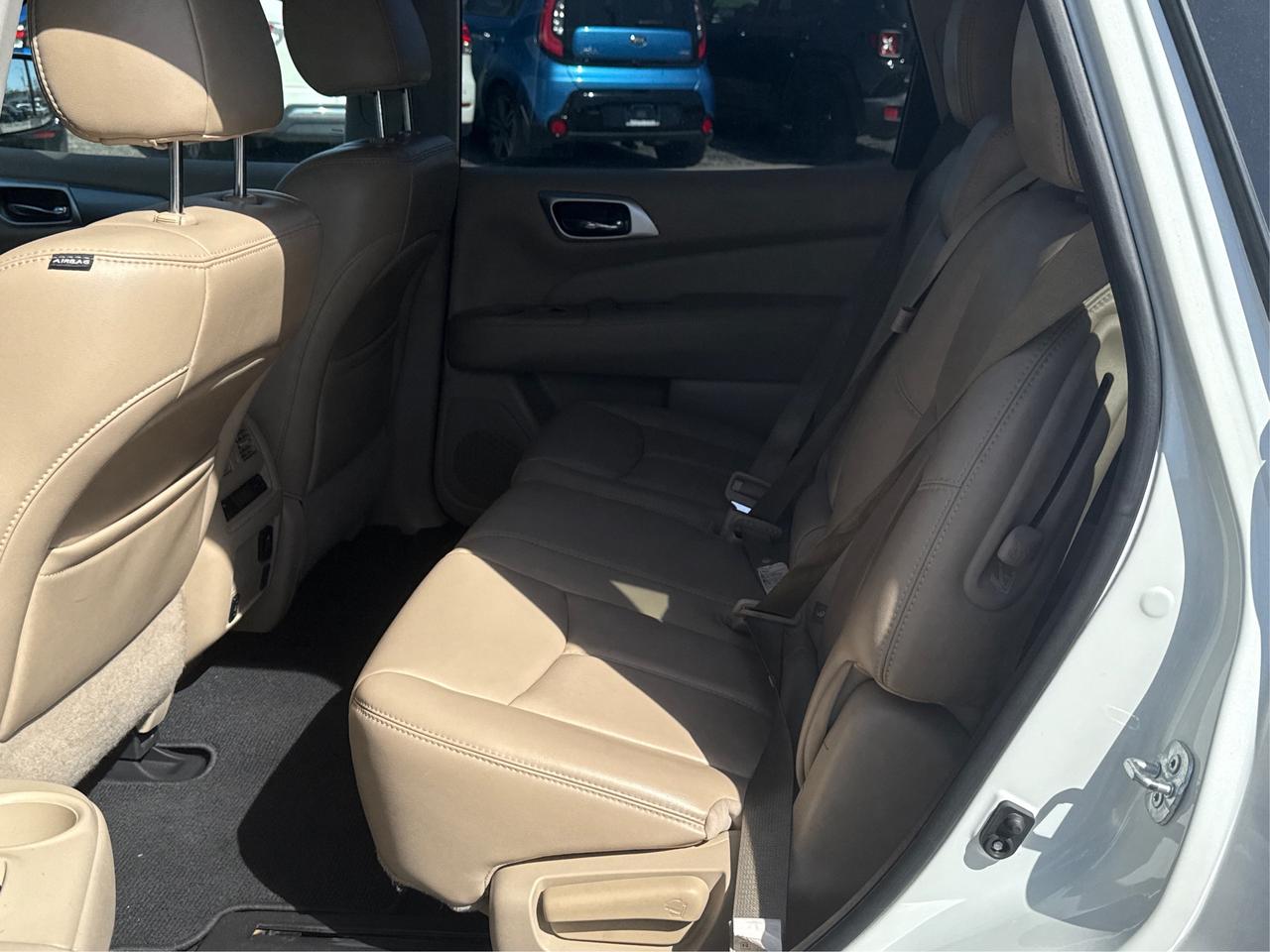 2017 Nissan Pathfinder SL NAV LEATHER SUNROOF! WE FINANCE ALL CREDIT! Photo