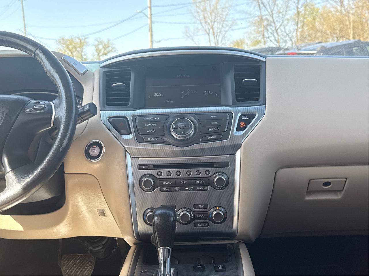 2017 Nissan Pathfinder SL NAV LEATHER SUNROOF! WE FINANCE ALL CREDIT! Photo