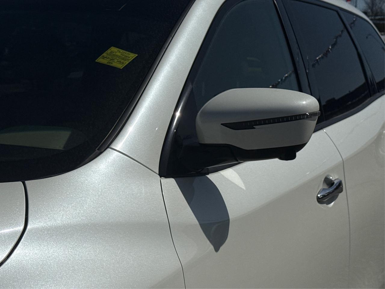 2017 Nissan Pathfinder SL NAV LEATHER SUNROOF! WE FINANCE ALL CREDIT! Photo