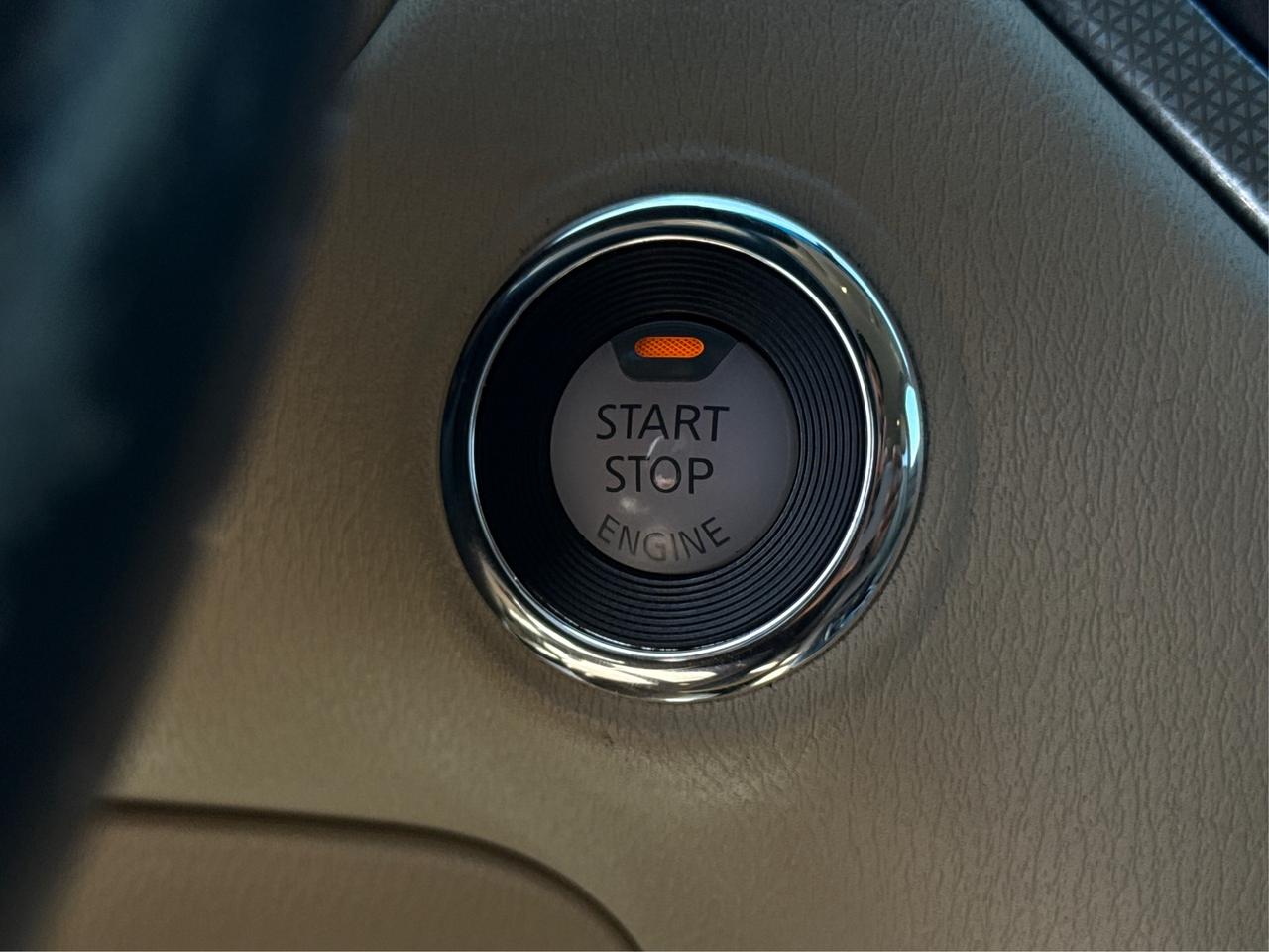 2017 Nissan Pathfinder SL NAV LEATHER SUNROOF! WE FINANCE ALL CREDIT! Photo