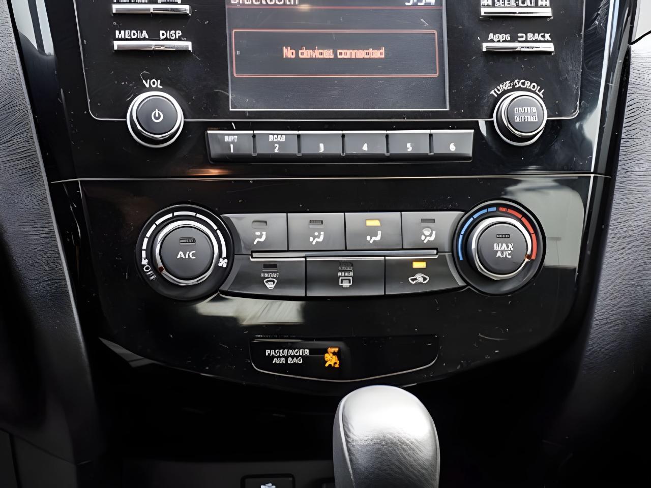 2015 Nissan Rogue AWD GREAT CONDITION ! WE FINANCE ALL CREDIT Photo