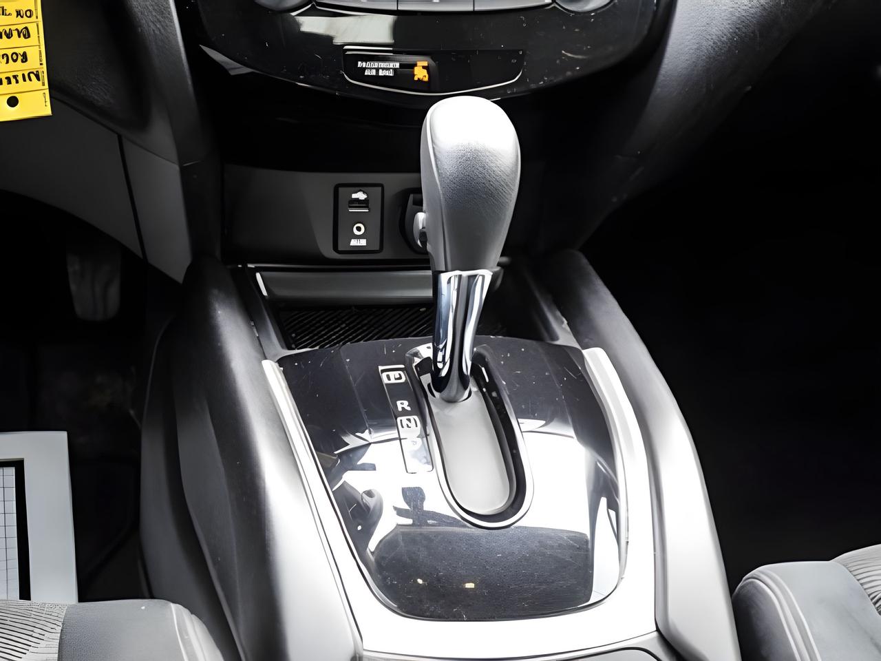 2015 Nissan Rogue AWD GREAT CONDITION ! WE FINANCE ALL CREDIT Photo