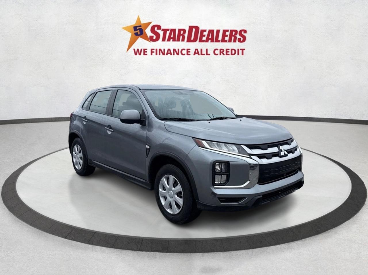 2023 Mitsubishi RVR AWD HEATED SEATS MINT WE FINANCE ALL CREDIT! Photo