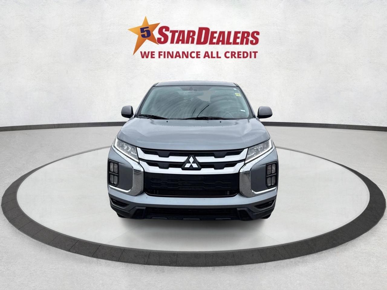 2023 Mitsubishi RVR AWD HEATED SEATS MINT WE FINANCE ALL CREDIT! Photo