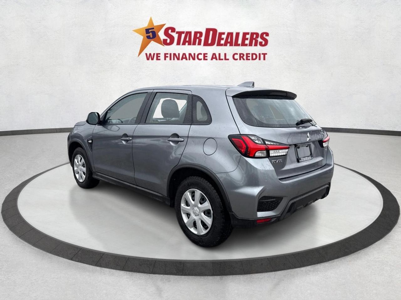 2023 Mitsubishi RVR AWD HEATED SEATS MINT WE FINANCE ALL CREDIT! Photo