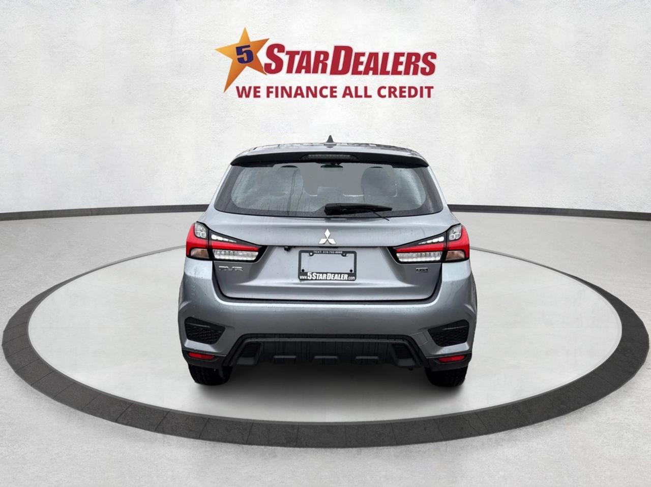 2023 Mitsubishi RVR AWD HEATED SEATS MINT WE FINANCE ALL CREDIT! Photo