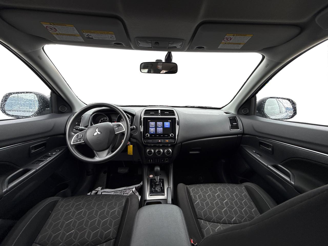 2023 Mitsubishi RVR AWD HEATED SEATS MINT WE FINANCE ALL CREDIT! Photo