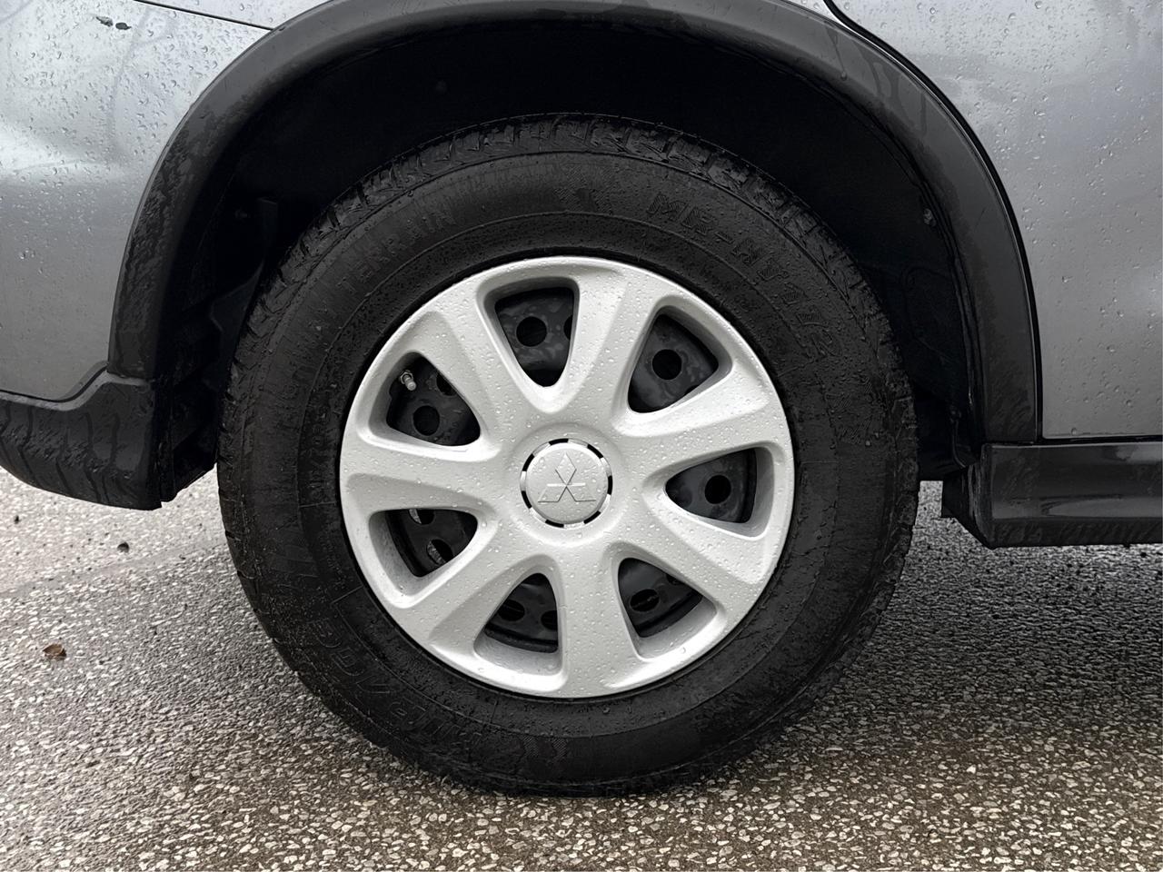 2023 Mitsubishi RVR AWD HEATED SEATS MINT WE FINANCE ALL CREDIT! Photo