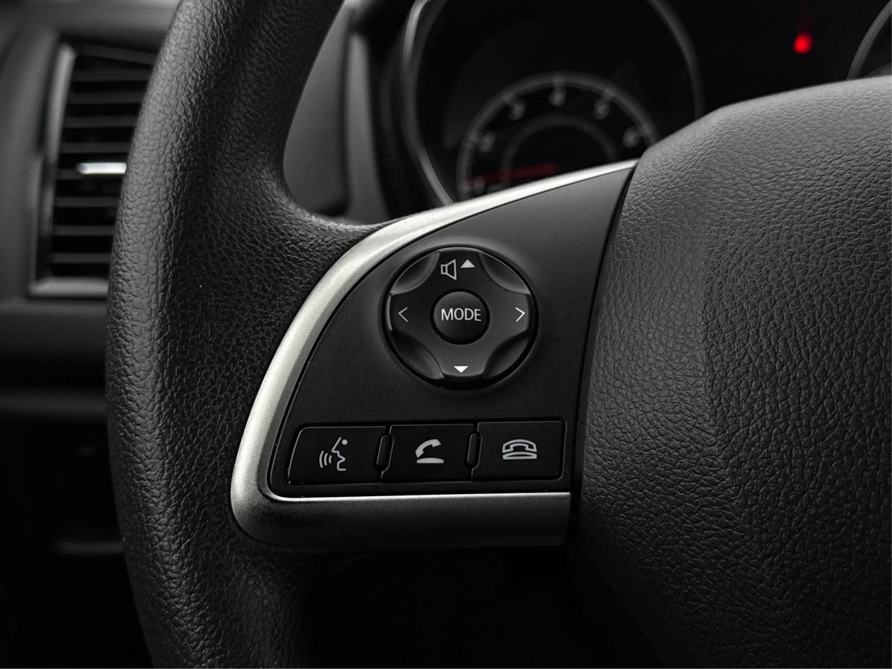 2023 Mitsubishi RVR AWD HEATED SEATS MINT WE FINANCE ALL CREDIT! Photo