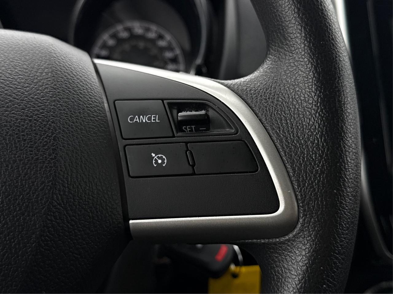 2023 Mitsubishi RVR AWD HEATED SEATS MINT WE FINANCE ALL CREDIT! Photo