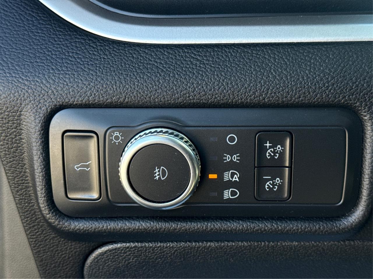 2022 Ford Explorer LEATHER HEATED SEATS 6 PASS WE FINANCE ALL CREDIT Photo