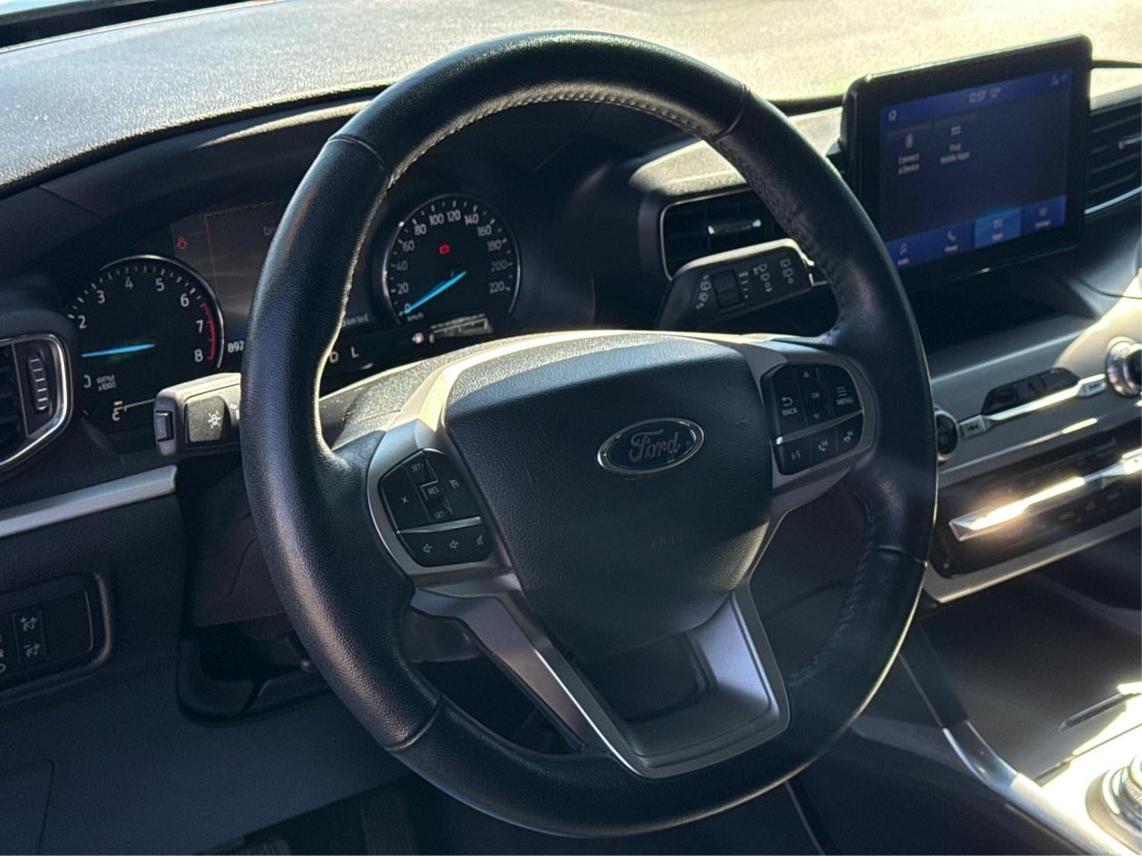 2022 Ford Explorer LEATHER HEATED SEATS 6 PASS WE FINANCE ALL CREDIT Photo