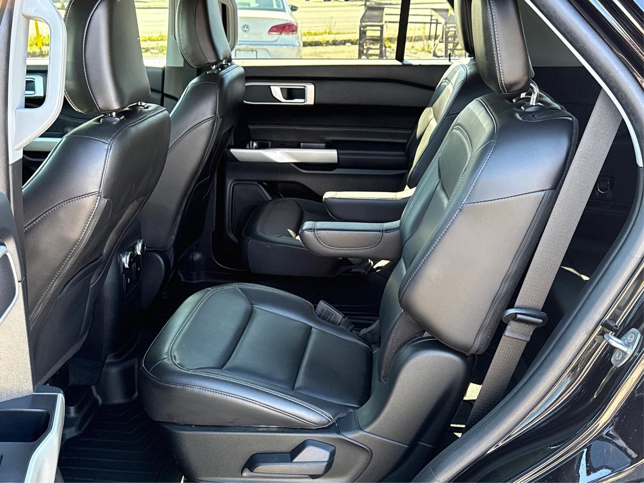 2022 Ford Explorer LEATHER HEATED SEATS 6 PASS WE FINANCE ALL CREDIT Photo