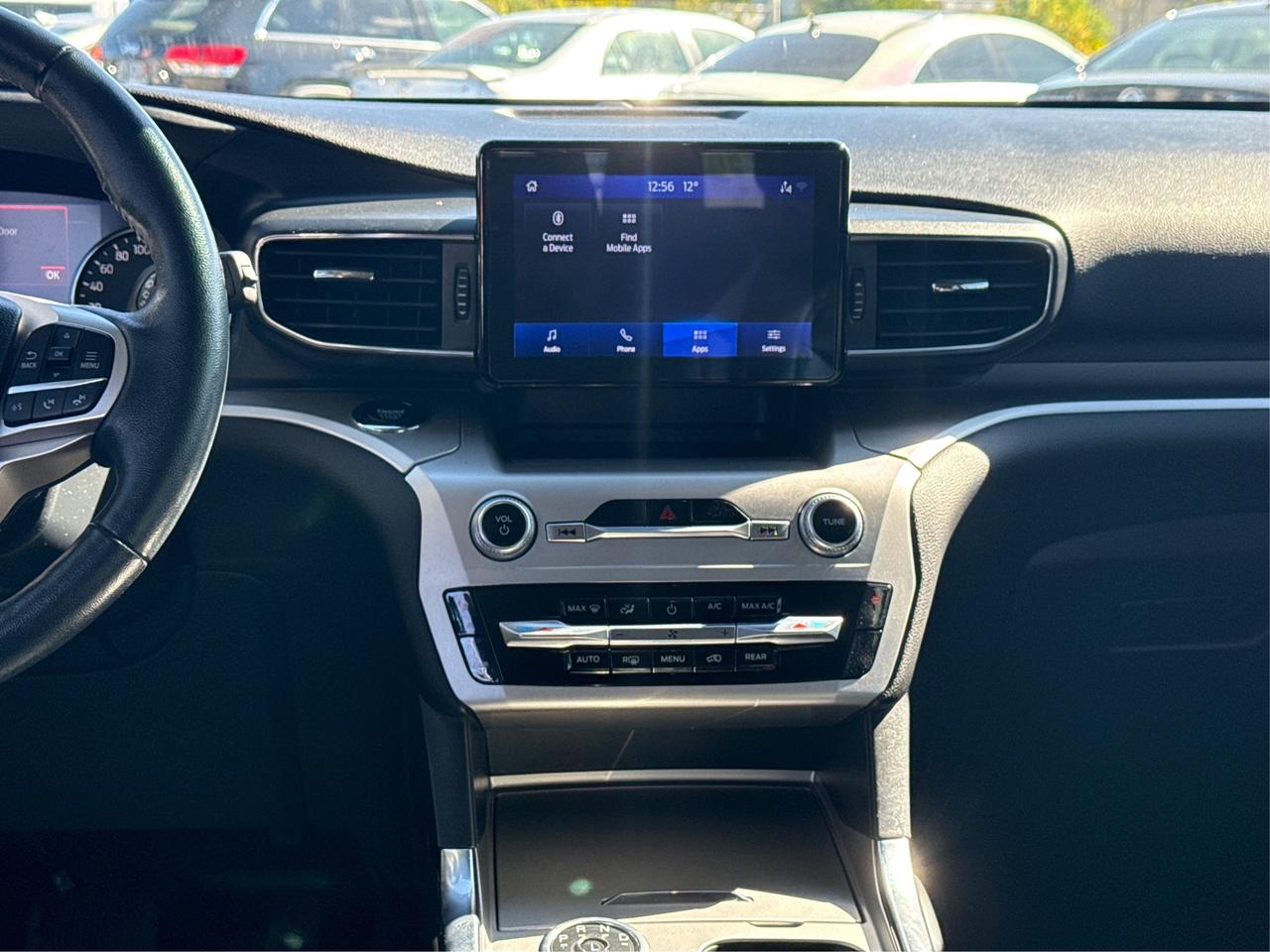 2022 Ford Explorer LEATHER HEATED SEATS 6 PASS WE FINANCE ALL CREDIT Photo