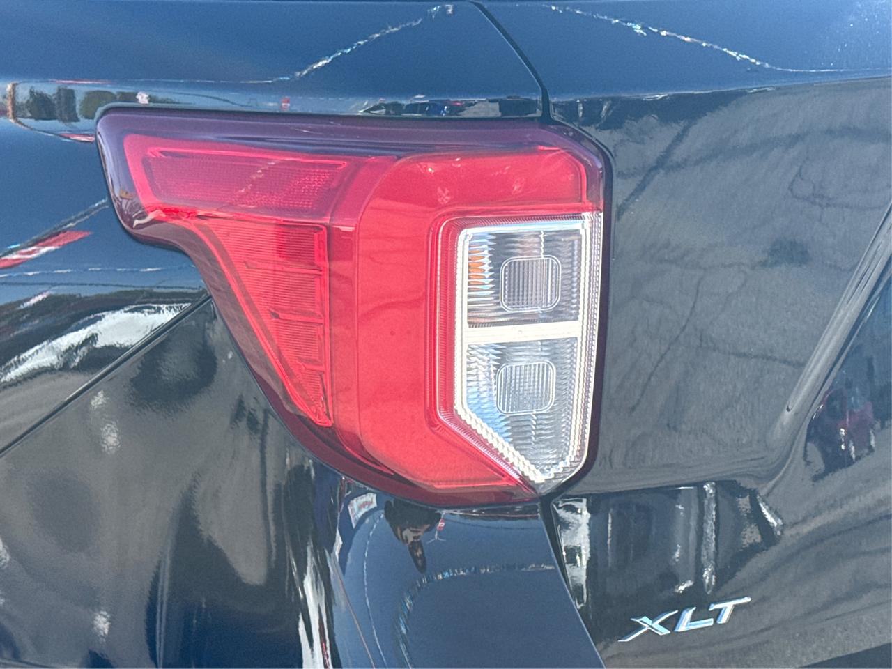 2022 Ford Explorer LEATHER HEATED SEATS 6 PASS WE FINANCE ALL CREDIT Photo