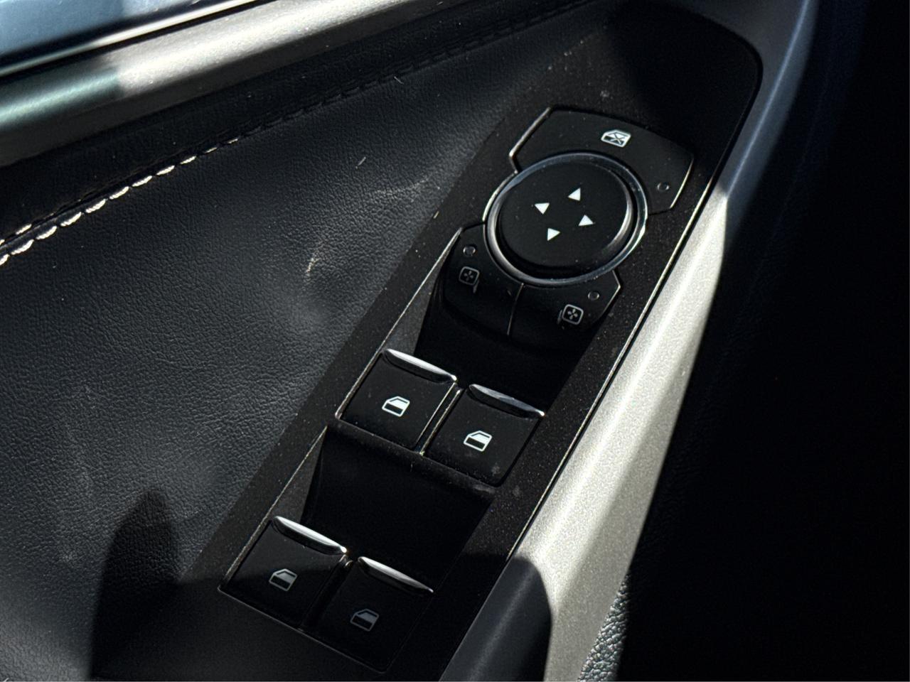 2022 Ford Explorer LEATHER HEATED SEATS 6 PASS WE FINANCE ALL CREDIT Photo