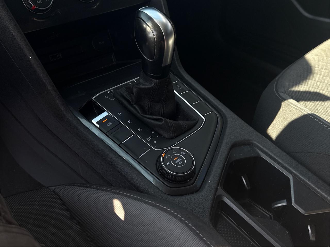 2019 Volkswagen Tiguan CERTIFIED 4MOTION AWD MINT!  WE FINANCE ALL CREDIT Photo