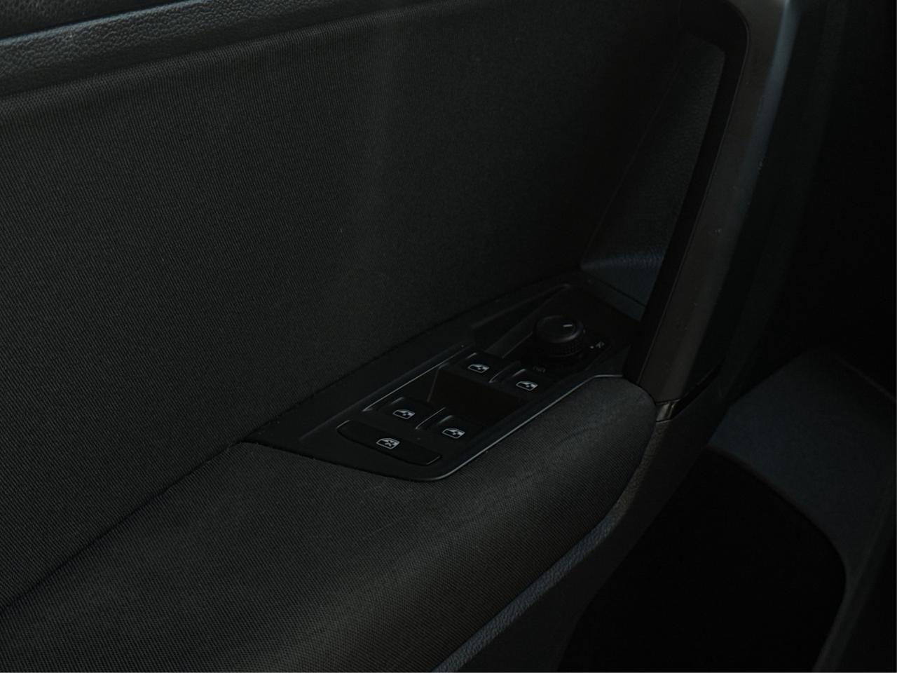 2019 Volkswagen Tiguan CERTIFIED 4MOTION AWD MINT!  WE FINANCE ALL CREDIT Photo