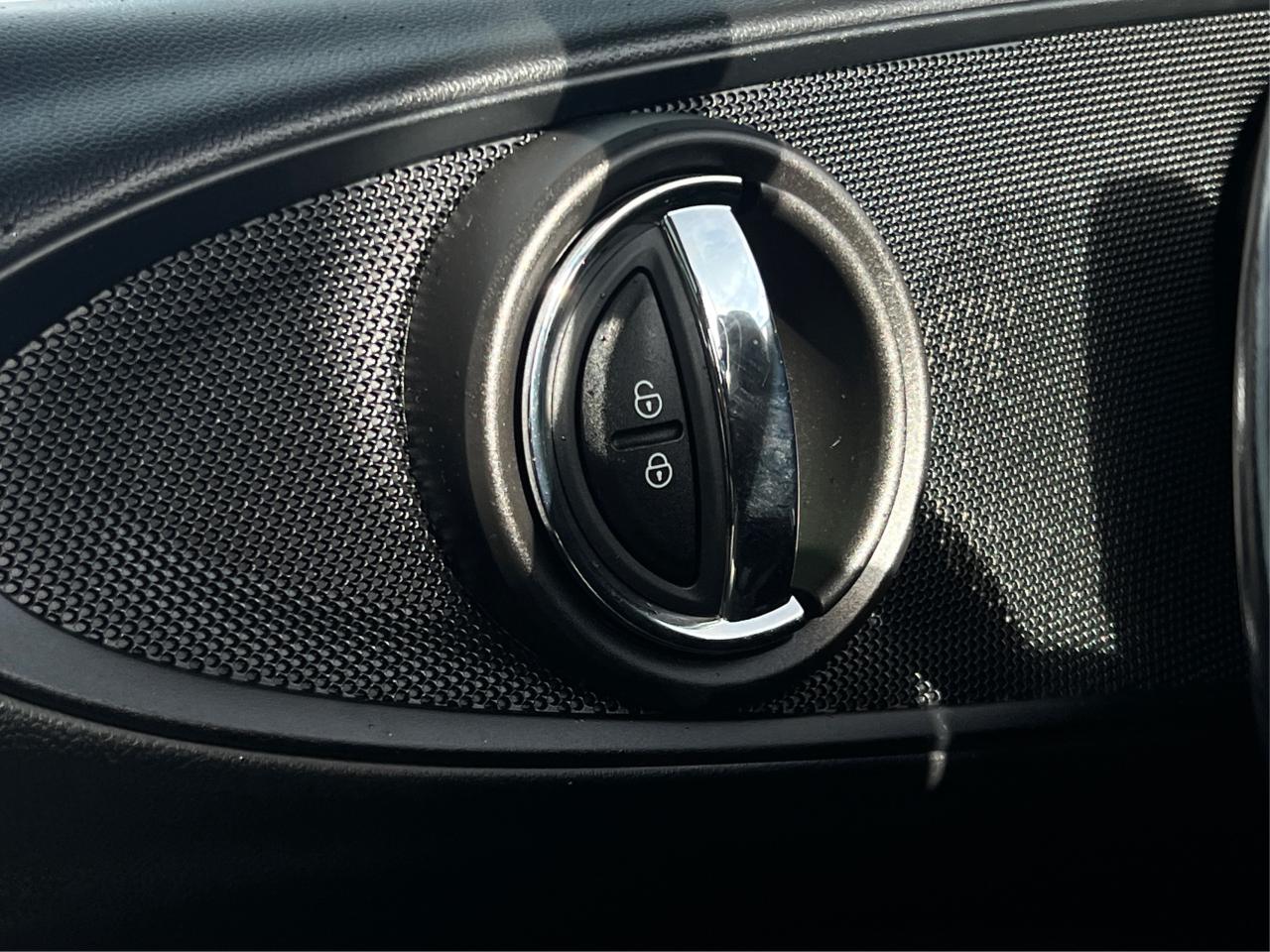 2017 MINI Cooper Clubman HB S ALL4 LEATHER NAV PANO WE FINANCE ALL CREDT Photo