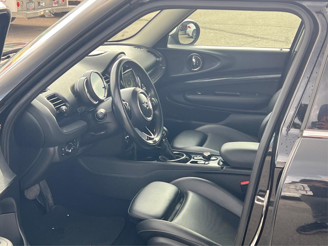 2017 MINI Cooper Clubman HB S ALL4 LEATHER NAV PANO WE FINANCE ALL CREDT Photo