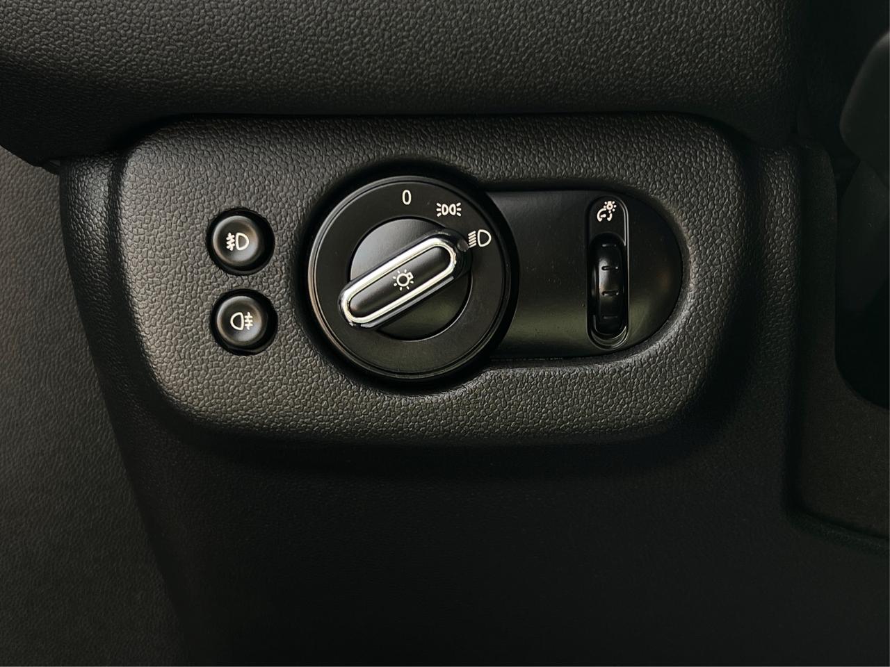 2017 MINI Cooper Clubman HB S ALL4 LEATHER NAV PANO WE FINANCE ALL CREDT Photo