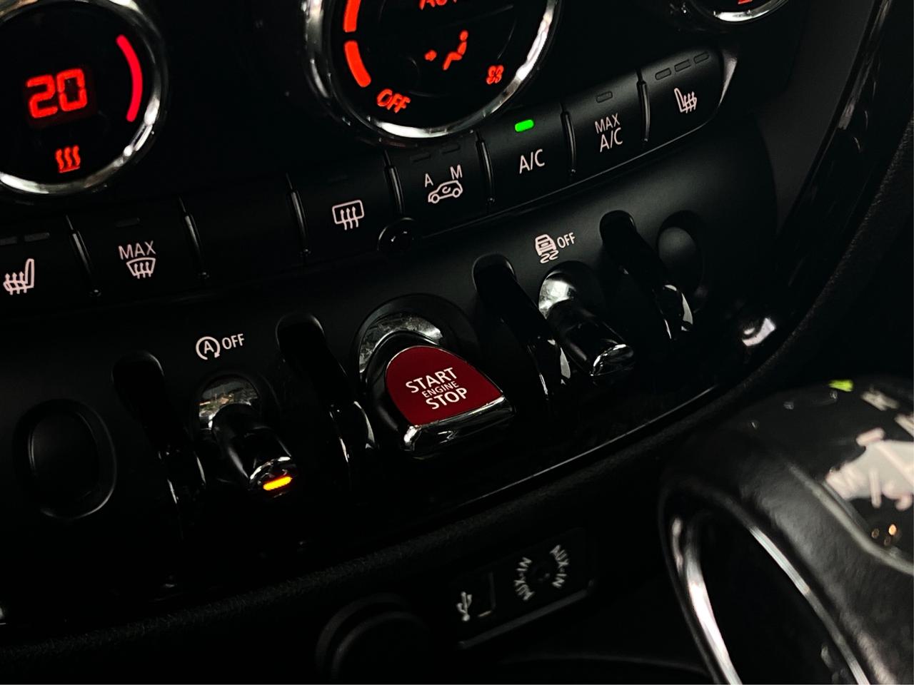 2017 MINI Cooper Clubman HB S ALL4 LEATHER NAV PANO WE FINANCE ALL CREDT Photo