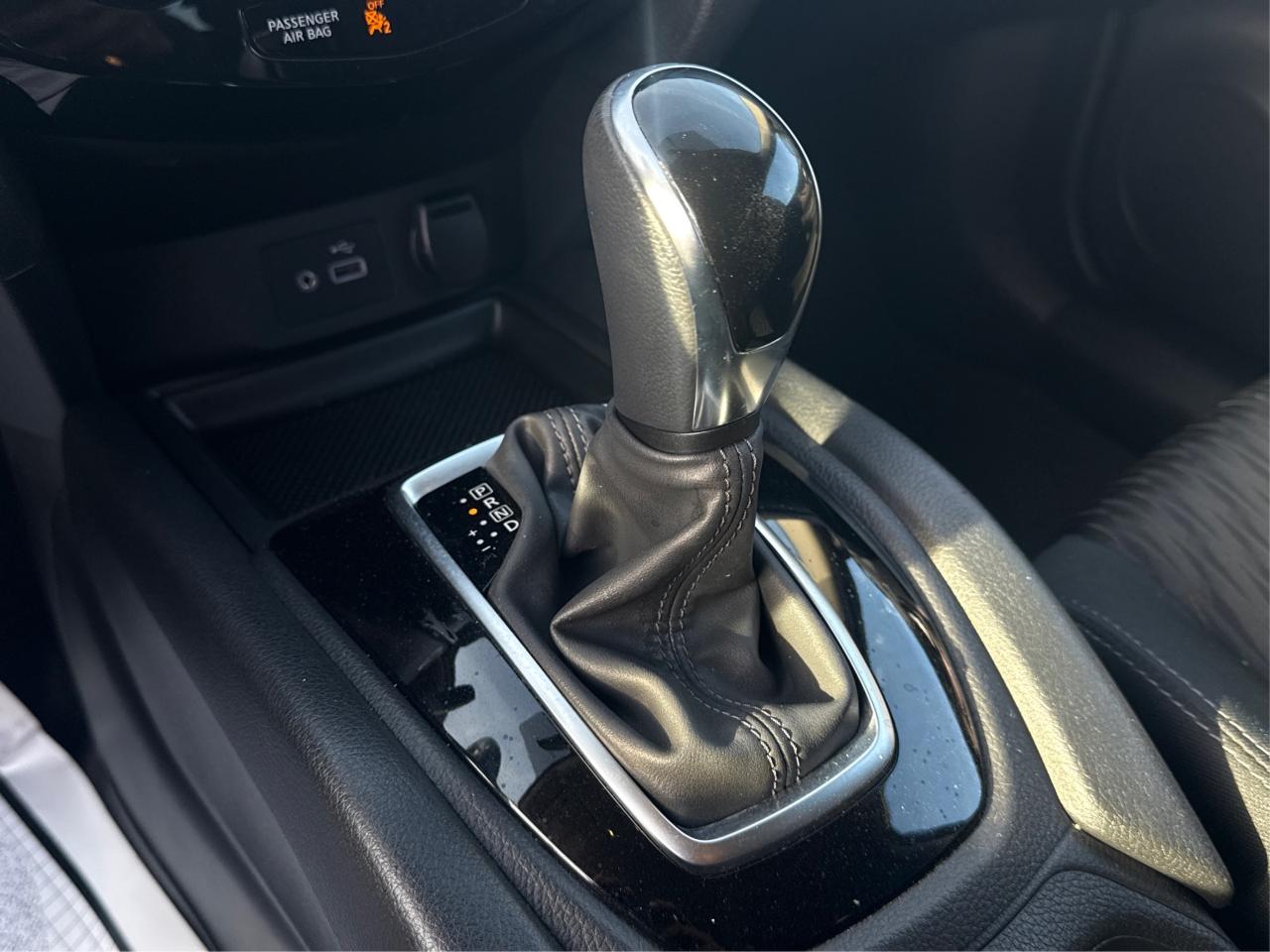 2018 Nissan Rogue AWD NAV PANO ROOF REAR CAM WE FINANCE ALL CREDIT! Photo