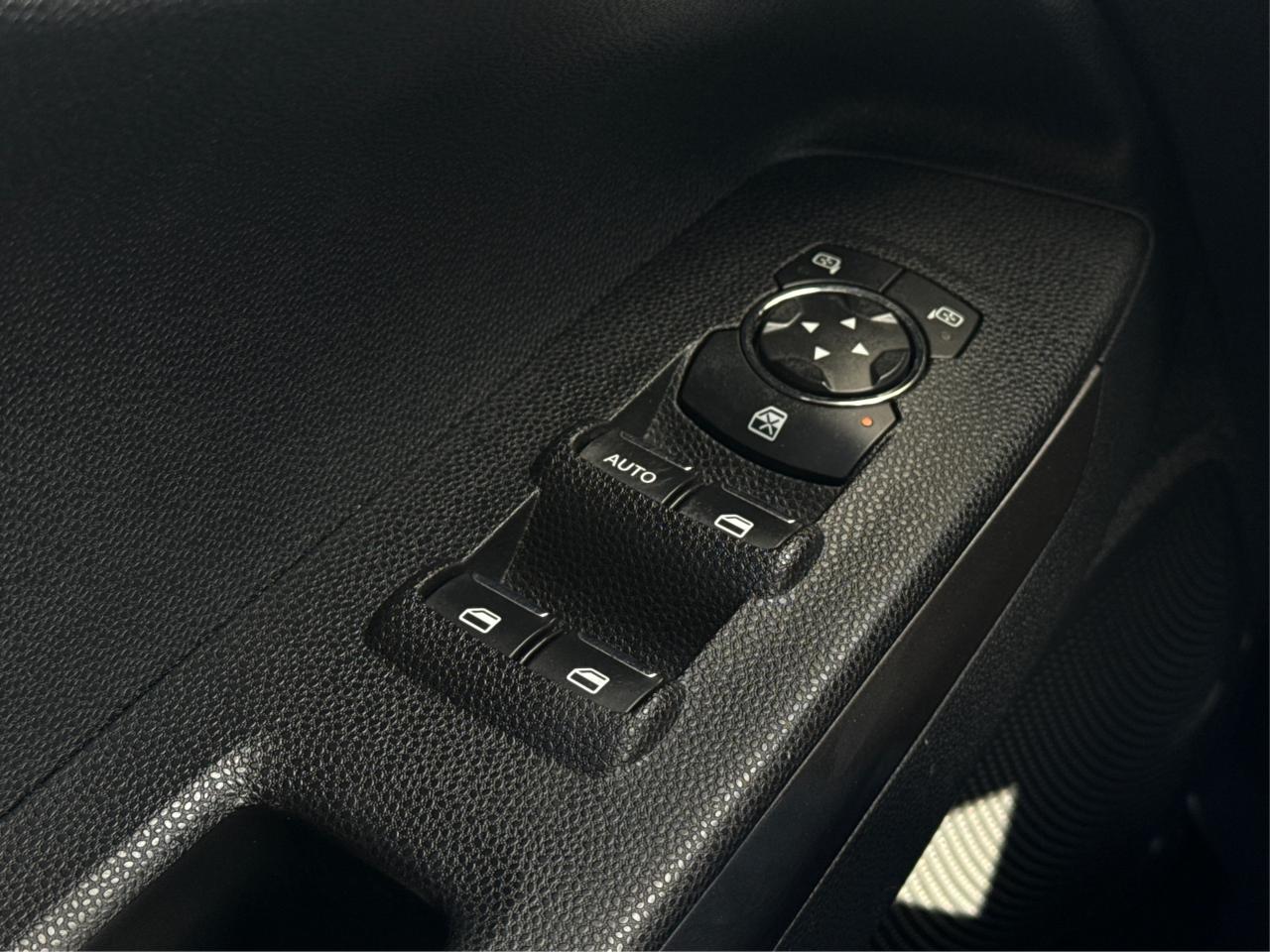 2019 Ford EcoSport NAV SUNROOF HEATED SEATS! WE FINANCE ALL CREDIT! Photo