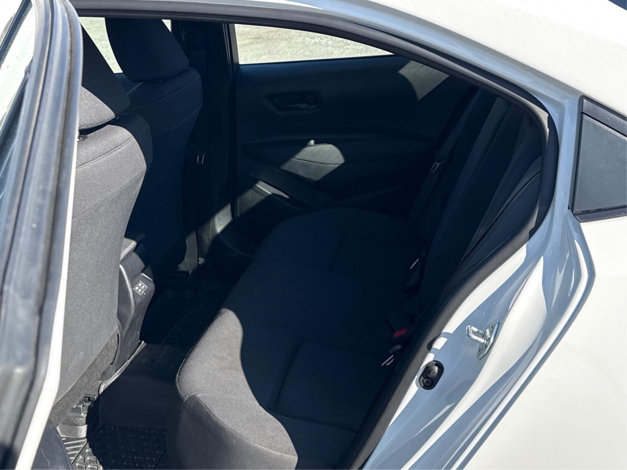 2024 Toyota Corolla LE HEATED SEATS MINT! WE FINANCE ALL CREDIT! Photo