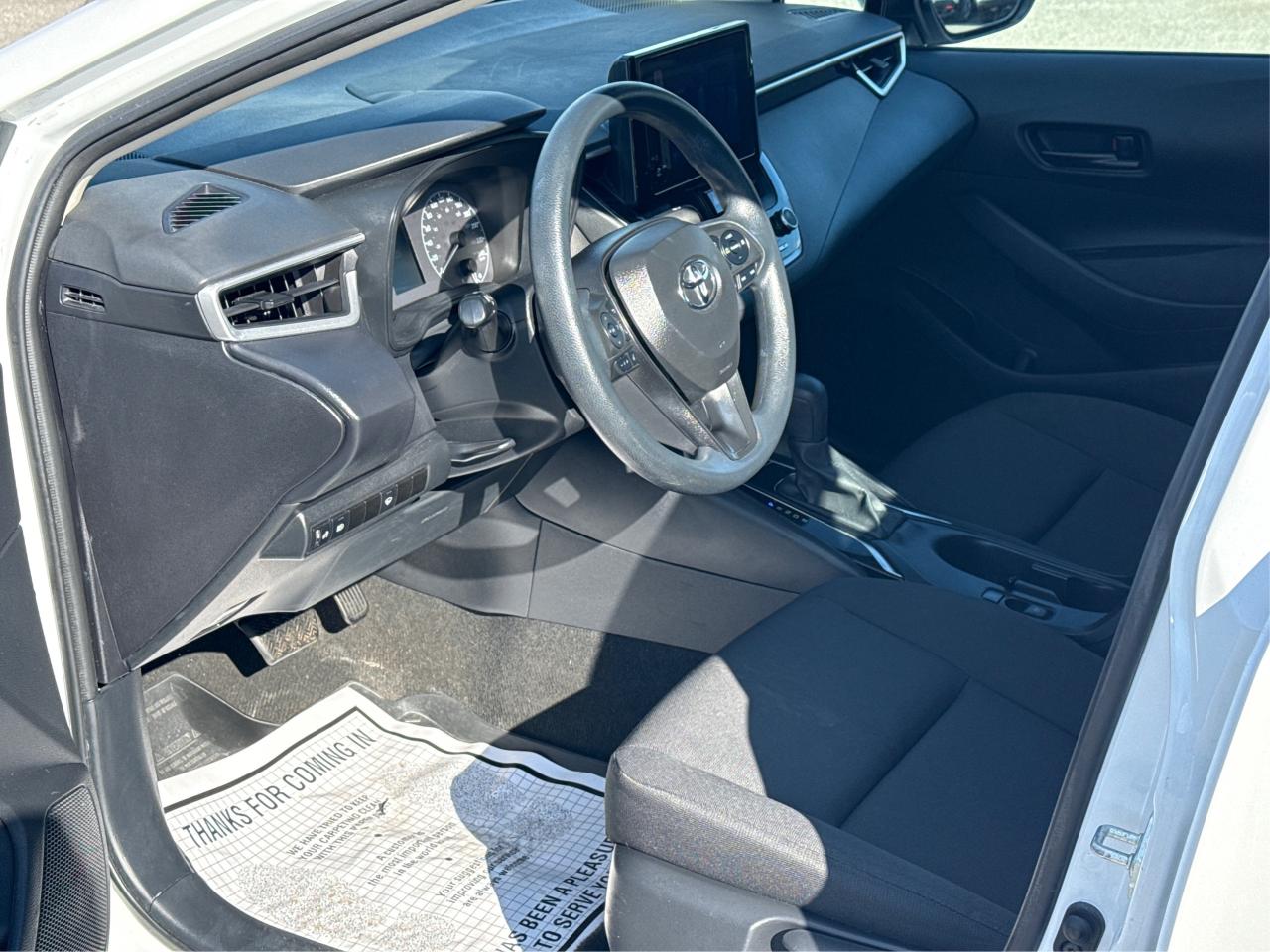 2024 Toyota Corolla LE HEATED SEATS MINT! WE FINANCE ALL CREDIT! Photo