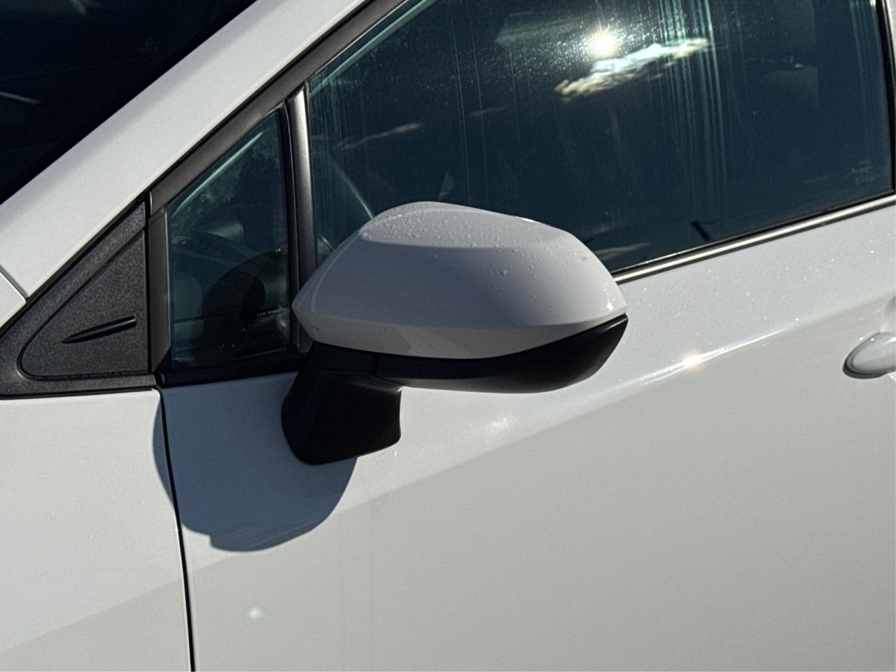 2024 Toyota Corolla LE HEATED SEATS MINT! WE FINANCE ALL CREDIT! Photo